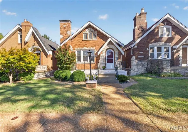 Photo 3 of Single family home for sale at 5623 Walsh St, Saint Louis, MO 63109 | MLS# MIS26056168 | Listing updated on 2026-10-18
