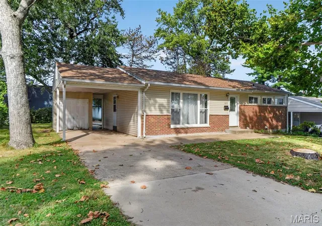 Photo 1 of Single family home for sale at 1229 Olivette Dr, Saint Louis, MO 63132 | MLS# MIS26056170 | Listing updated on 2026-09-19