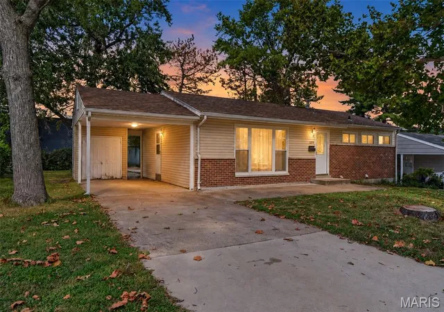 Photo 2 of Single family home for sale at 1229 Olivette Dr, Saint Louis, MO 63132 | MLS# MIS26056170 | Listing updated on 2026-09-19