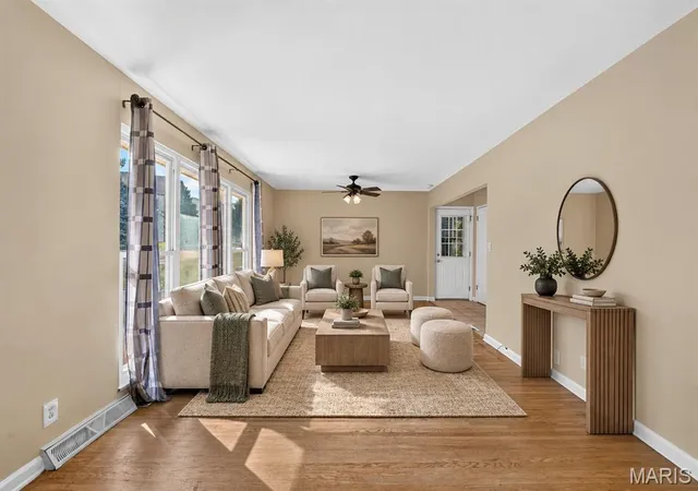 Photo 3 of Single family home for sale at 1229 Olivette Dr, Saint Louis, MO 63132 | MLS# MIS26056170 | Listing updated on 2026-09-19