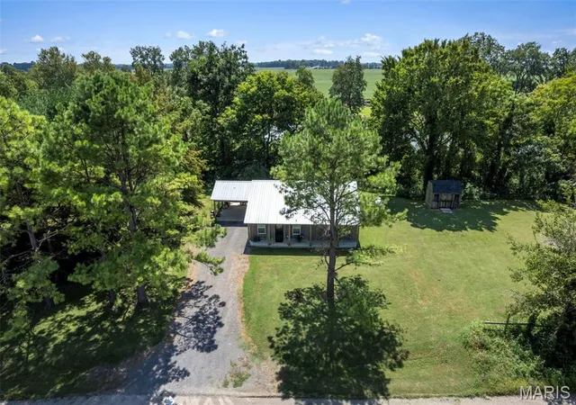 Photo 3 of Single family home for sale at 425 County Hwy 454, Steele, MO 63877 | MLS# MIS26056185 | Listing updated on 2026-08-31