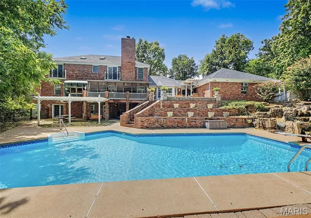Photo 2 of Single family home for sale at 6202 Blf Forest Dr, Saint Louis, MO 63129 | MLS# MIS26056186 | Listing updated on 2026-09-14