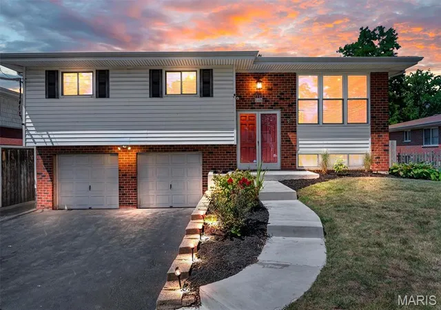 Photo 1 of Sale Pending at 648 Buckley Rd, Saint Louis, MO 63125 | MLS# MIS26056195 | Listing updated on 2026-09-28