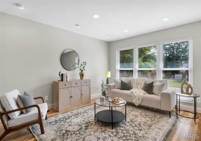 Photo 3 of Sale Pending at 648 Buckley Rd, Saint Louis, MO 63125 | MLS# MIS26056195 | Listing updated on 2026-09-28