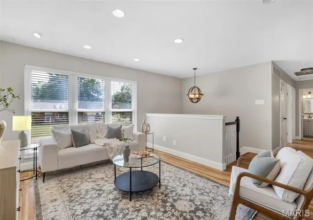 Photo 4 of Sale Pending at 648 Buckley Rd, Saint Louis, MO 63125 | MLS# MIS26056195 | Listing updated on 2026-09-28