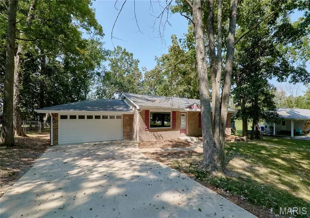 Photo 2 of Single family home for sale at 1397 Valli Ln, Saint Charles, MO 63304 | MLS# MIS26056210 | Listing updated on 2026-09-06