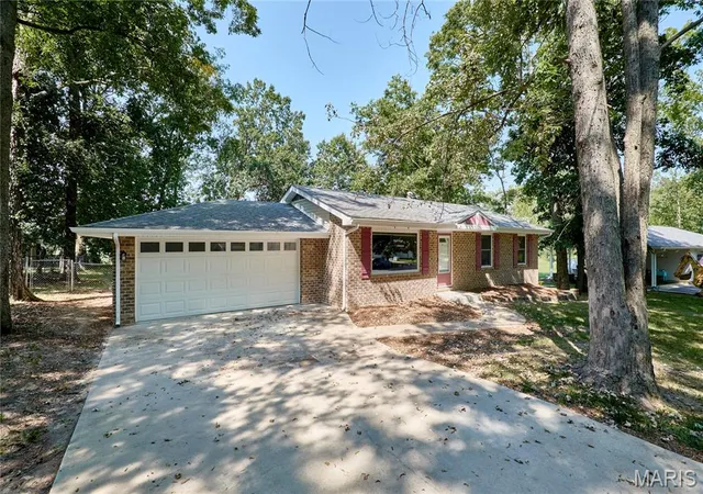 Photo 3 of Single family home for sale at 1397 Valli Ln, Saint Charles, MO 63304 | MLS# MIS26056210 | Listing updated on 2026-09-06