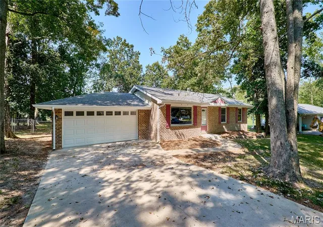 Photo 3 of Single family home for sale at 1397 Valli Ln, Saint Charles, MO 63304 | MLS# MIS26056210 | Listing updated on 2026-10-29