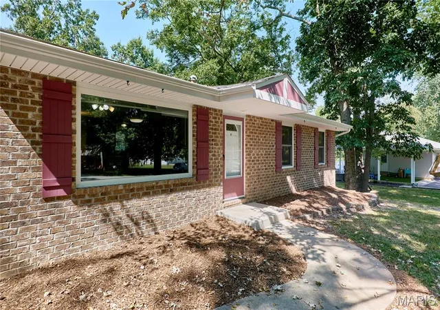 Photo 4 of Single family home for sale at 1397 Valli Ln, Saint Charles, MO 63304 | MLS# MIS26056210 | Listing updated on 2026-09-06