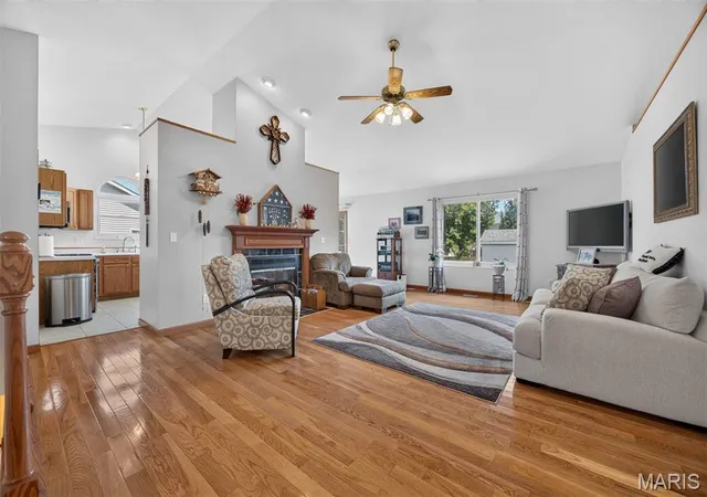 Photo 3 of Single family home for sale at 32 Oakbrooke, Troy, IL 62294 | MLS# MIS26056215 | Listing updated on 2026-09-04