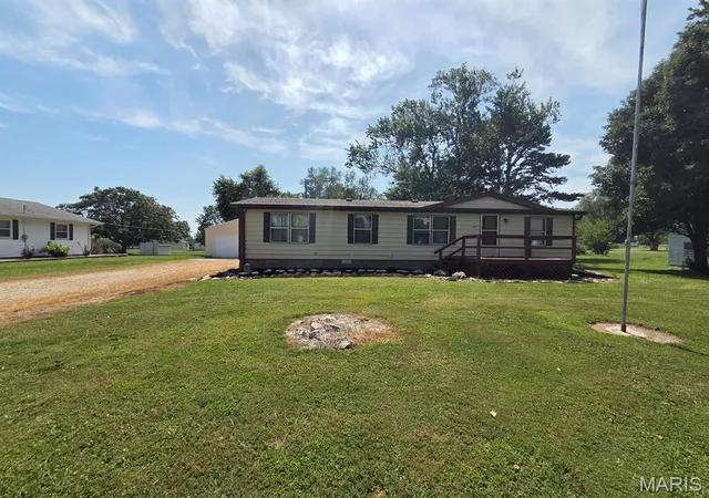 Photo 4 of Manufactured home for sale at 207 Main St, La Belle, MO 63447 | MLS# MIS26056216 | Listing updated on 2026-09-26