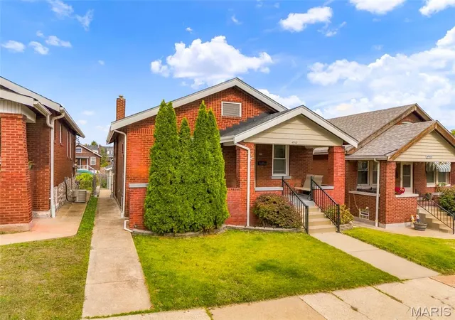 Photo 4 of Single family home for sale at 4959 Walsh St, Saint Louis, MO 63109 | MLS# MIS26056219 | Listing updated on 2026-10-28