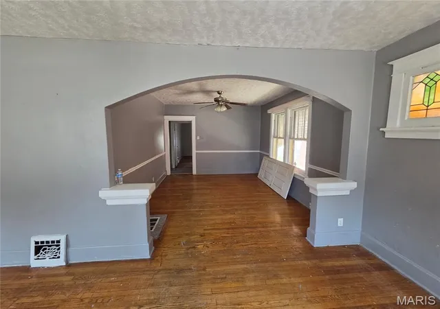 Photo 3 of Single family home for sale at 5947 Summit Pl, Saint Louis, MO 63147 | MLS# MIS26056222 | Listing updated on 2026-09-18