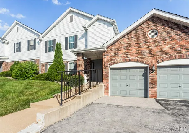 Photo 2 of Condo for sale at 4326 Sunridge Dr #A, Saint Louis, MO 63125 | MLS# MIS26056240 | Listing updated on 2026-10-05