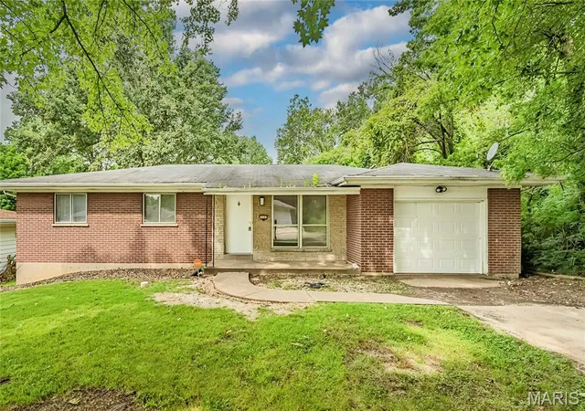 Photo 1 of Sale Pending at 10141 Maraldo Pl, Saint Louis, MO 63137 | MLS# MIS26056244 | Listing updated on 2026-09-04