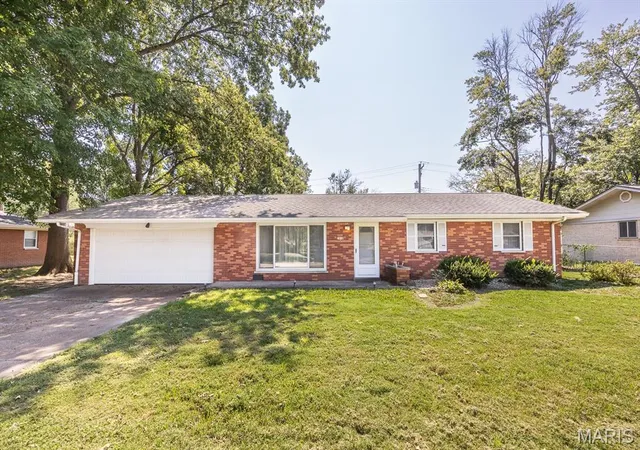 Single family home for sale at 1816 Menard Dr, Belleville, IL 62220 | MLS# MIS26056266