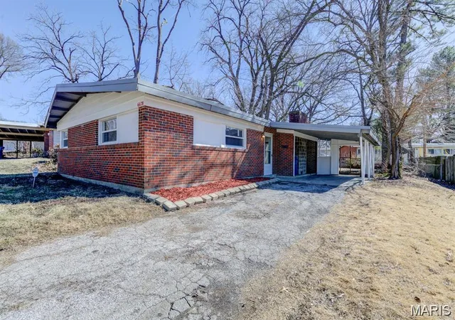 Single family home for sale at 6628 Bitteroot Ln, Saint Louis, MO 63134 | MLS# MIS26056267