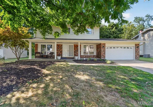 Photo 2 of Single family home for sale at 229 Cole Blvd, Saint Charles, MO 63301 | MLS# MIS26056268 | Listing updated on 2026-09-17