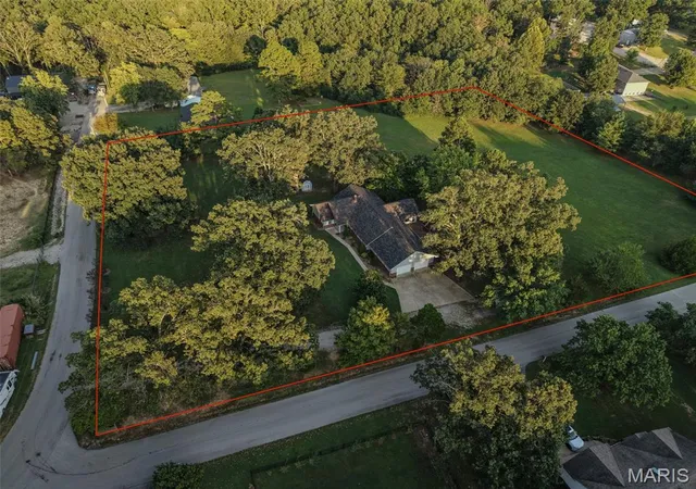 Photo 1 of Single family home for sale at 114 County Rd 4221, Poplar Bluff, MO 63901 | MLS# MIS26056274 | Listing updated on 2026-09-01