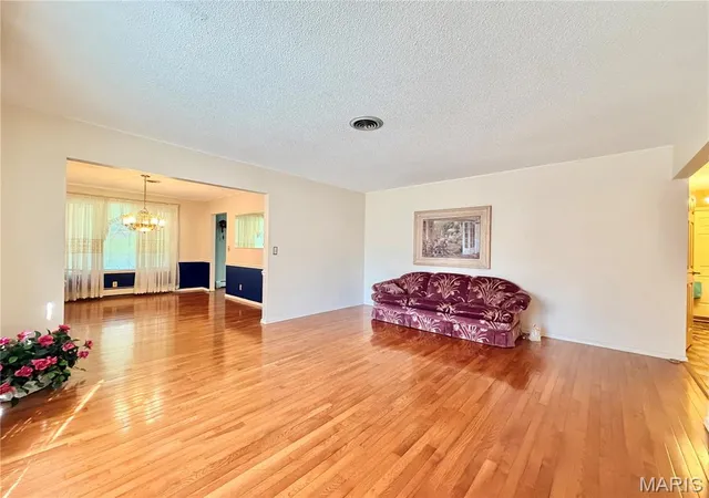 Photo 4 of Single family home for sale at 205 Woodridge Dr, Swansea, IL 62226 | MLS# MIS26056278 | Listing updated on 2026-10-12