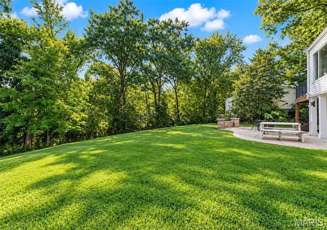 Photo 2 of Single family home for sale at 18 Chaminade Dr, Saint Louis, MO 63141 | MLS# MIS26056286 | Listing updated on 2026-09-20