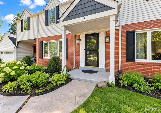 Photo 2 of Single family home for sale at 18 Chaminade Dr, Saint Louis, MO 63141 | MLS# MIS26056286 | Listing updated on 2026-10-05