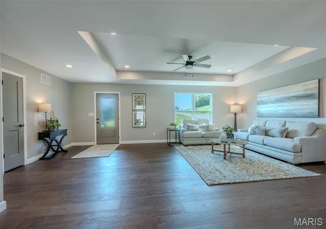 Photo 3 of Single family home for sale at 2703 Renns Lake Rd, Jefferson City, MO 65109 | MLS# MIS26056291 | Listing updated on 2026-09-01
