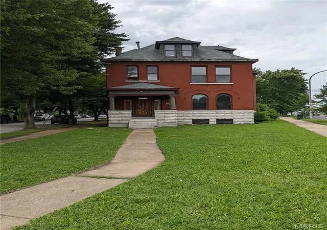 Photo 2 of Single family home for sale at 2801 Itaska St, Saint Louis, MO 63111 | MLS# MIS26056296 | Listing updated on 2026-09-01