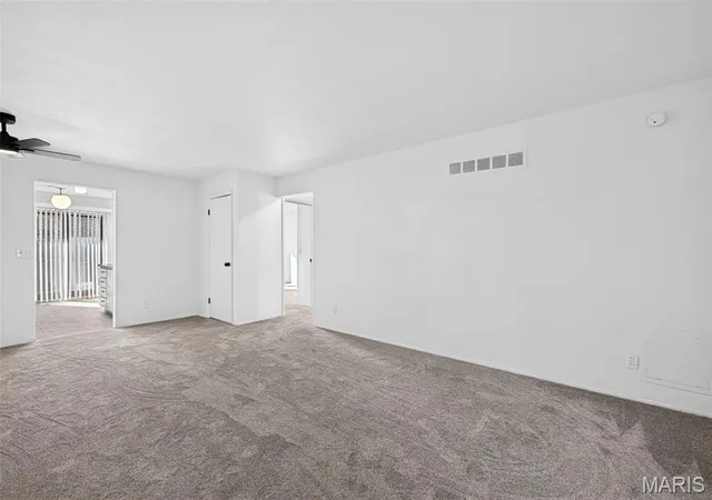 Listing Photo 4 - Condo for sale in building located at 7923 Royal Arms Ct, Saint Louis, MO 63123 - Unit #2