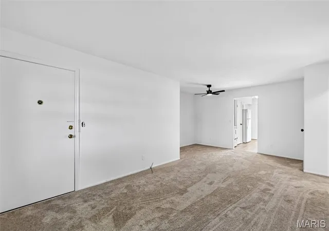 Listing Photo 5 - Condo for sale in building located at 7923 Royal Arms Ct, Saint Louis, MO 63123 - Unit #2