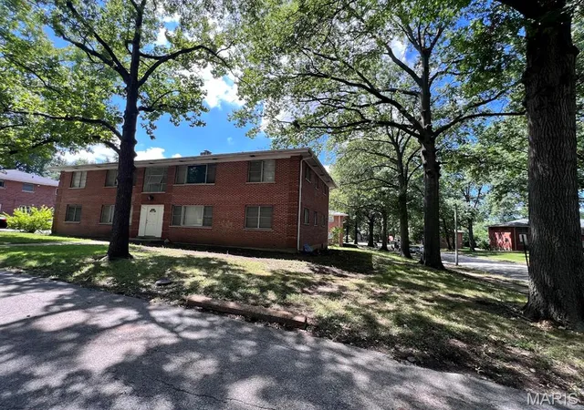Photo 2 of Sale Pending at 8430 Atherton Dr, Saint Louis, MO 63130 | MLS# MIS26056302 | Listing updated on 2026-09-06