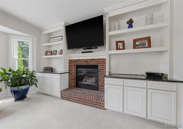 Photo 4 of Sale Pending at 130 Mccluer Dr, O Fallon, MO 63368 | MLS# MIS26056303 | Listing updated on 2026-09-14