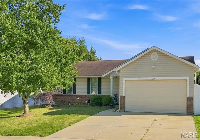 Photo 1 of Single family home for sale at 3249 Windwood Trails Dr, Saint Peters, MO 63303 | MLS# MIS26056311 | Listing updated on 2026-09-06