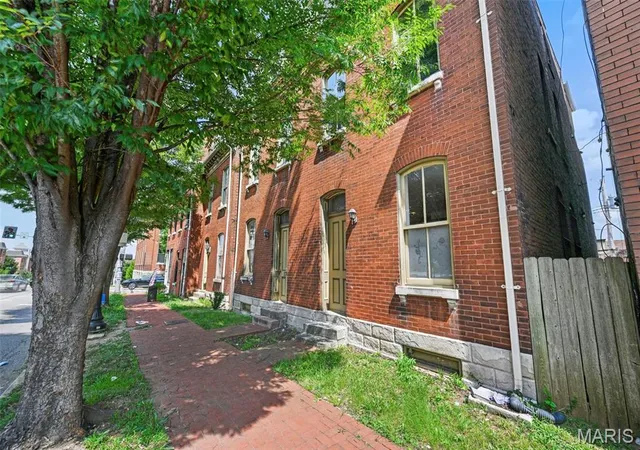 Photo 2 of Multi family home for sale at 1704 S Tucker Blvd, Saint Louis, MO 63104 | MLS# MIS26056318 | Listing updated on 2026-09-14