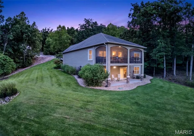 Photo 3 of Single family home for sale at 114 W Crossfox Trl, Camdenton, MO 65020 | MLS# MIS26056321 | Listing updated on 2026-09-26