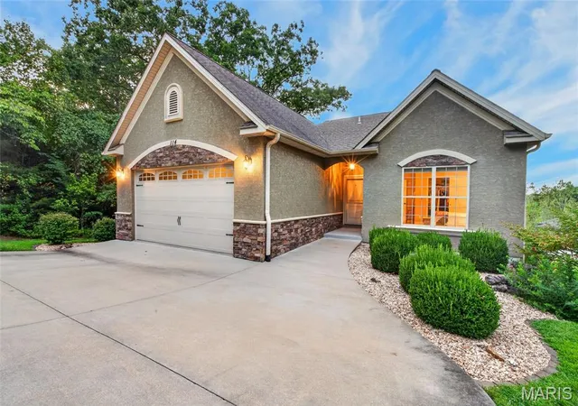 Photo 4 of Single family home for sale at 114 W Crossfox Trl, Camdenton, MO 65020 | MLS# MIS26056321 | Listing updated on 2026-09-26