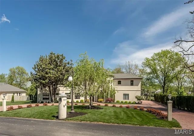 Photo 2 of Single family home for sale at 604 Glyn Cagny, Ballwin, MO 63021 | MLS# MIS26056325 | Listing updated on 2026-09-21