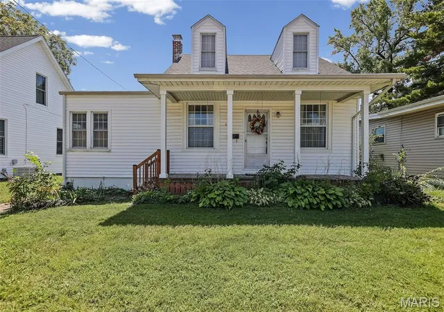 Photo 2 of Single family home for sale at 427 W 3rd Street, O Fallon, IL 62269 | MLS# MIS26056332 | Listing updated on 2026-09-28