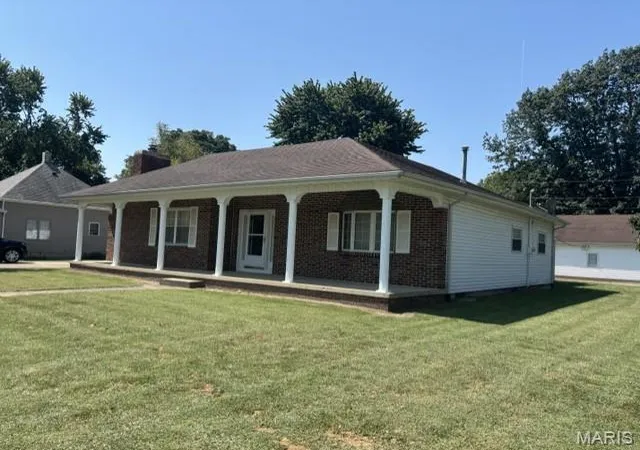 Photo 1 of Single family home for sale at 428 N 1st Street, Witt, IL 62094 | MLS# MIS26056334 | Listing updated on 2026-09-04