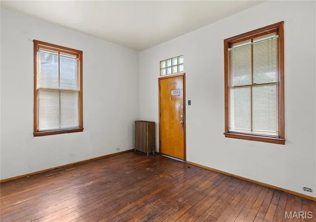 Photo 3 of Sale Pending at 3408 S Spring Ave, Saint Louis, MO 63116 | MLS# MIS26056341 | Listing updated on 2026-09-24