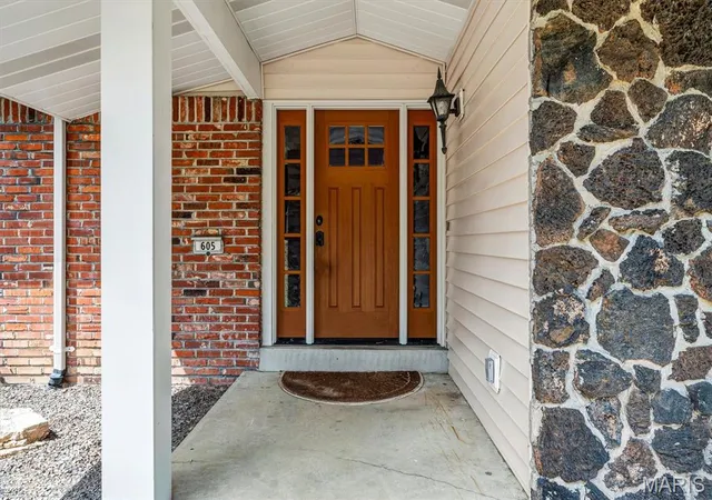 Photo 3 of Single family home for sale at 605 Forrester Dr, Manchester, MO 63011 | MLS# MIS26056353 | Listing updated on 2026-09-16