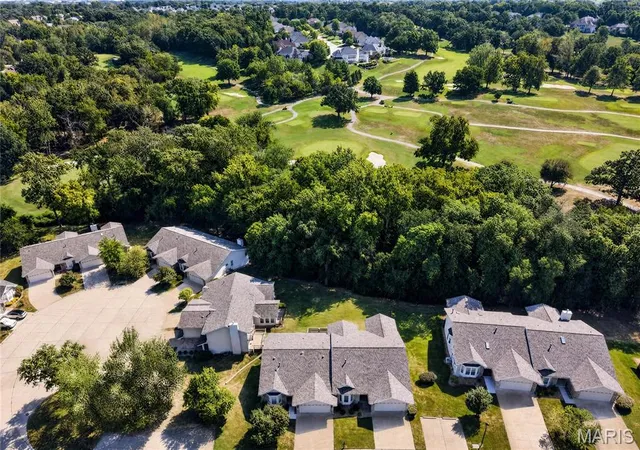 Photo 2 of Sale Pending at 912 Palmer Ct #12, Lake Saint Louis, MO 63367 | MLS# MIS26056354 | Listing updated on 2026-09-04