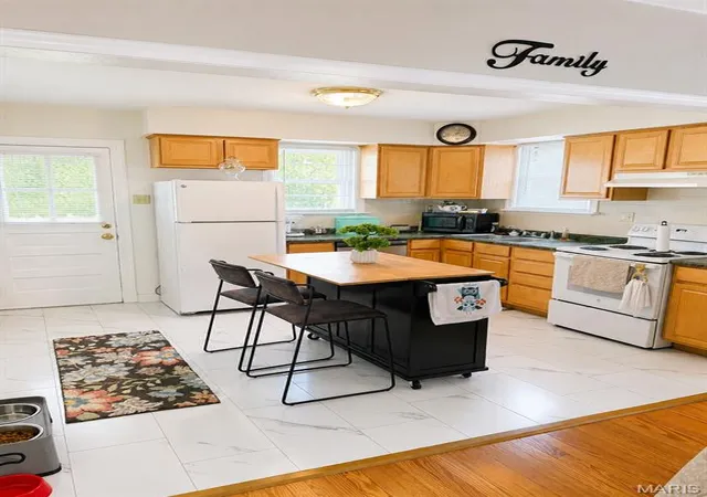 Photo 2 of Single family home for sale at 227 W Loretta Ave, Saint Louis, MO 63125 | MLS# MIS26056357 | Listing updated on 2026-10-26