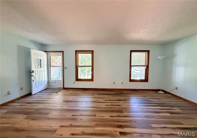Photo 3 of Single family home for sale at 1710 Forest Pl, Rolla, MO 65401 | MLS# MIS26056366 | Listing updated on 2026-09-04