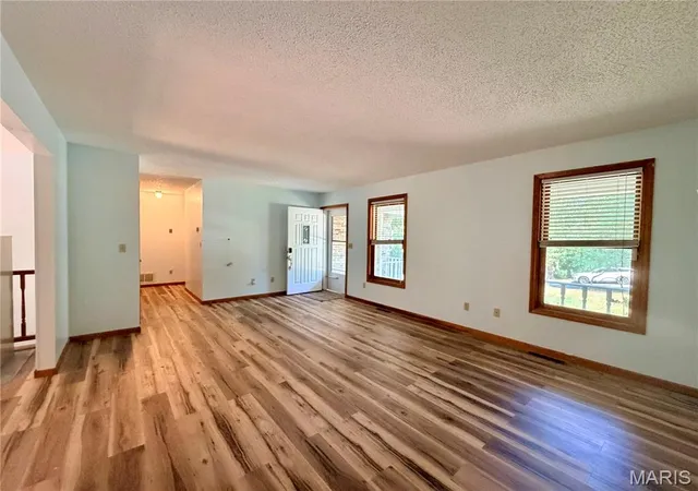 Photo 3 of Single family home for sale at 1710 Forest Pl, Rolla, MO 65401 | MLS# MIS26056366 | Listing updated on 2026-09-04