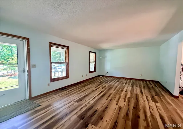 Photo 4 of Single family home for sale at 1710 Forest Pl, Rolla, MO 65401 | MLS# MIS26056366 | Listing updated on 2026-09-04