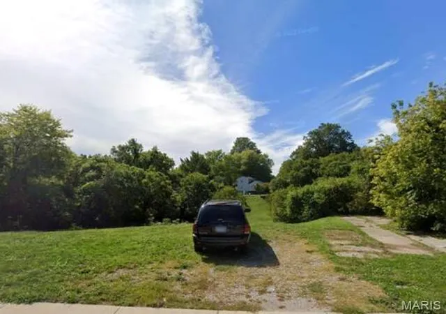 Photo 1 of Land for sale at 423 S Clinton St, Collinsville, IL 62234 | MLS# MIS26056372 | Listing updated on 2026-09-02