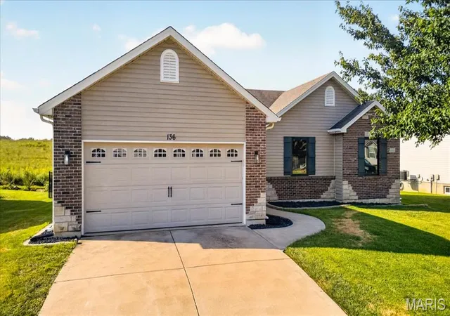 Photo 1 of Sale Pending at 136 Prairie Blfs Dr, Wentzville, MO 63385 | MLS# MIS26056374 | Listing updated on 2026-09-21