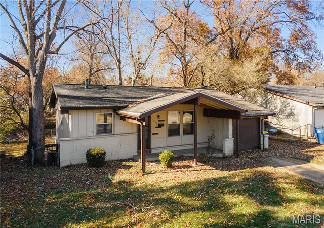 Photo 3 of Single family home for sale at 11039 Landseer Dr, Saint Louis, MO 63136 | MLS# MIS26056377 | Listing updated on 2026-09-02