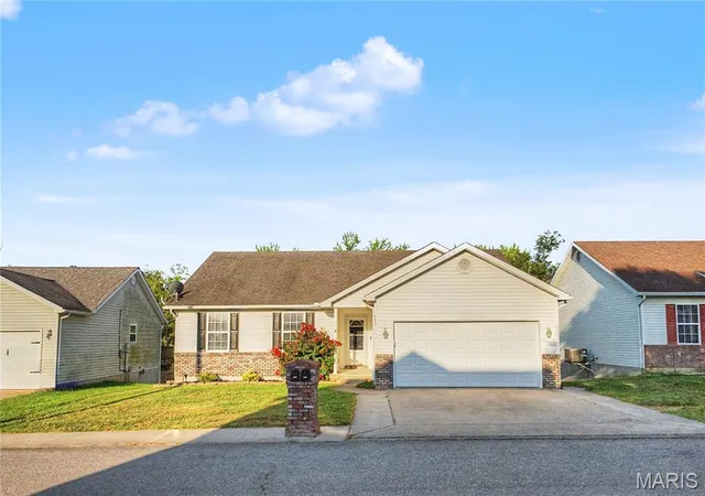 Single family home for sale at 292 Arbor Cir, Jackson, MO 63755 | MLS# MIS26056381